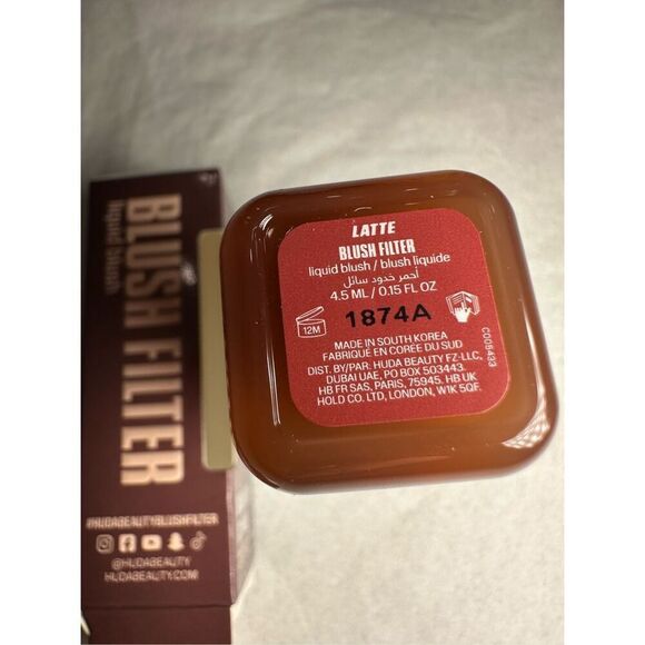 HUDA BEAUTY Blush Filter Soft Glow Liquid Blush Latte - light to medium - Picture 5 of 6